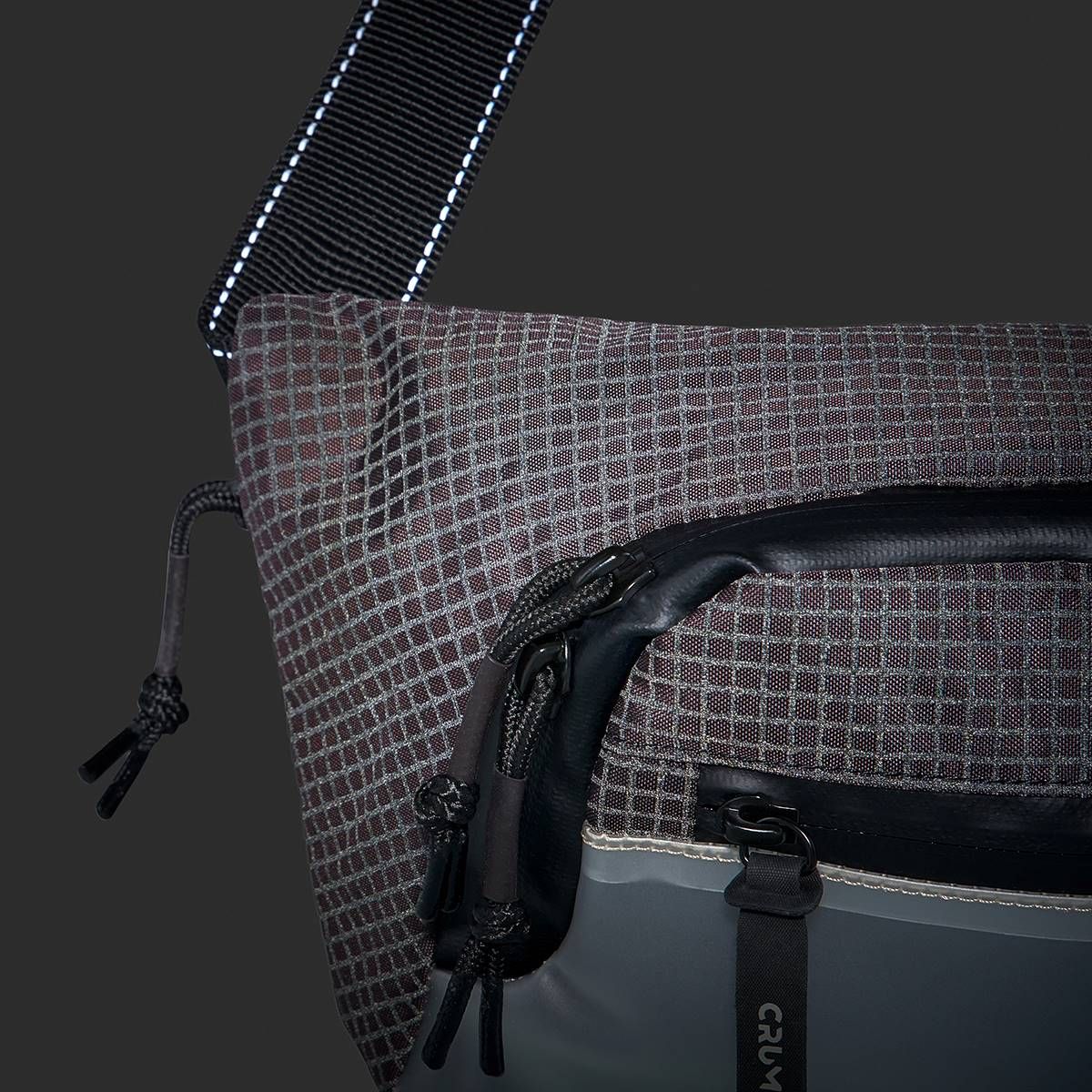 Crumpler Stash Reflective Waist Pack